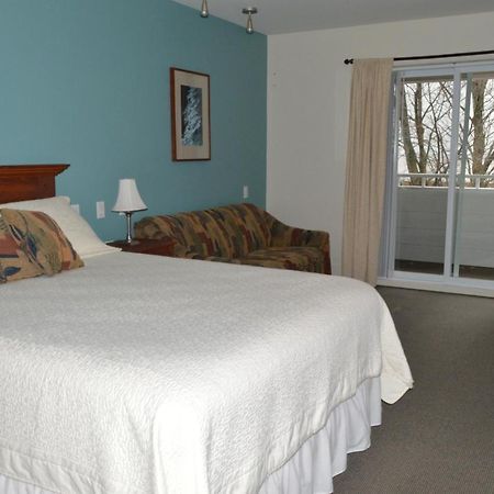 Auberge La Courtepointe Petite-Riviere-Saint-Francois Exterior foto